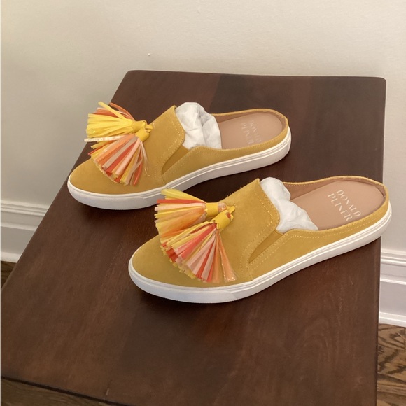 Donald Pliner Great Lemon Genuine Suede Slip Ons with Colorful Tassels Size 6 - Picture 2 of 10